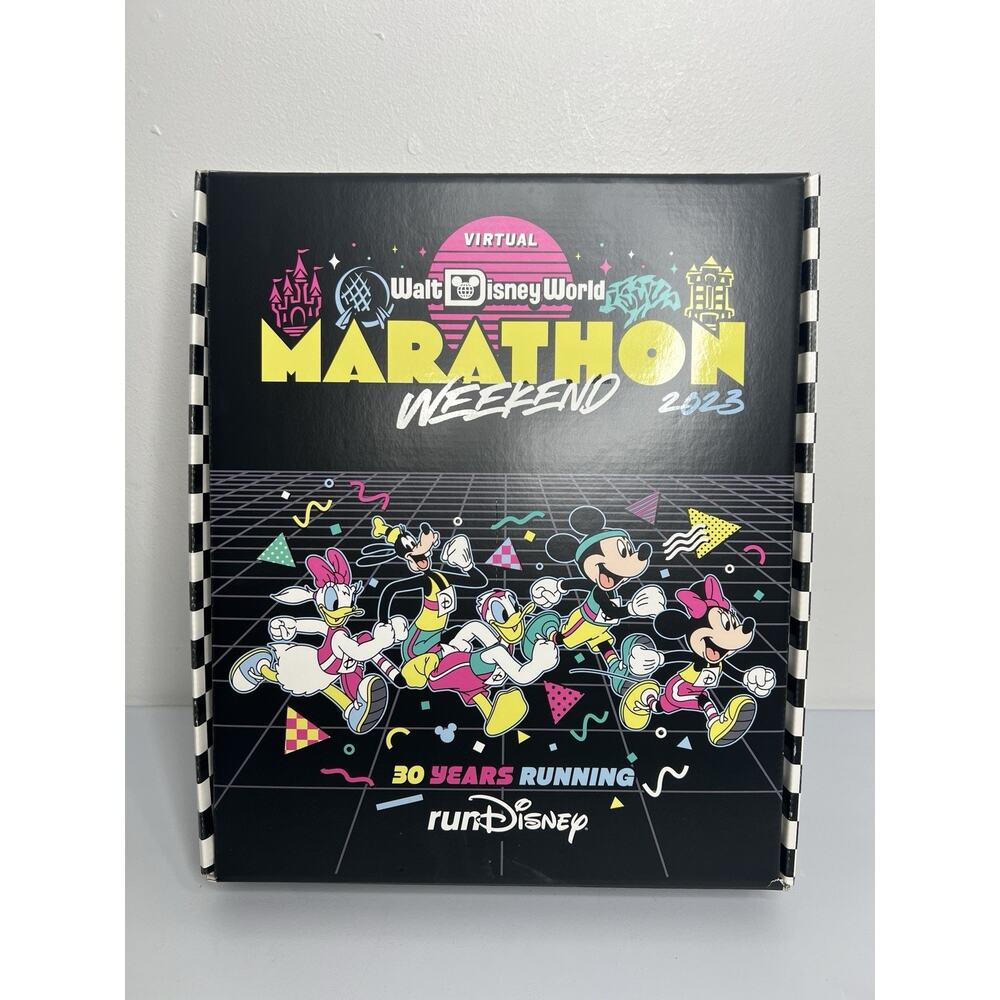 runDisney Walt Disney World Marathon Weekend 2023 5K Box Shirt Medal Women’s Med